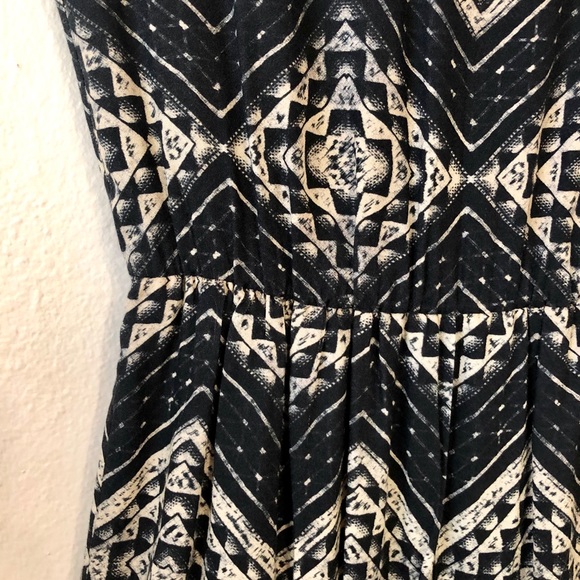 Alice + Olivia Geo Print Dress - Picture 6 of 8